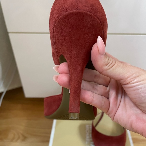 BOGO 🌸 Michael Kors Suede Heels - Picture 10 of 10